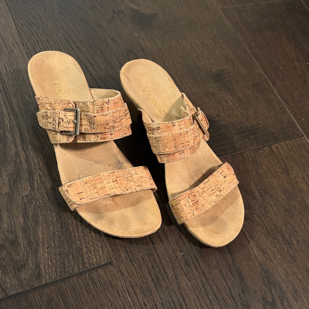 Vionic Women's Cork Textured Sandals